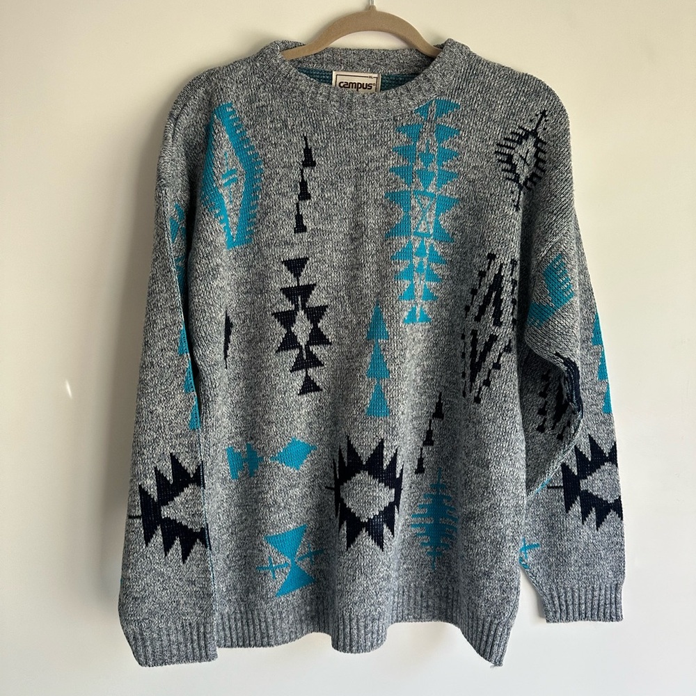 Vintage Campus brand geometric gray sweater